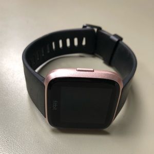 Fitbit rose gold versa